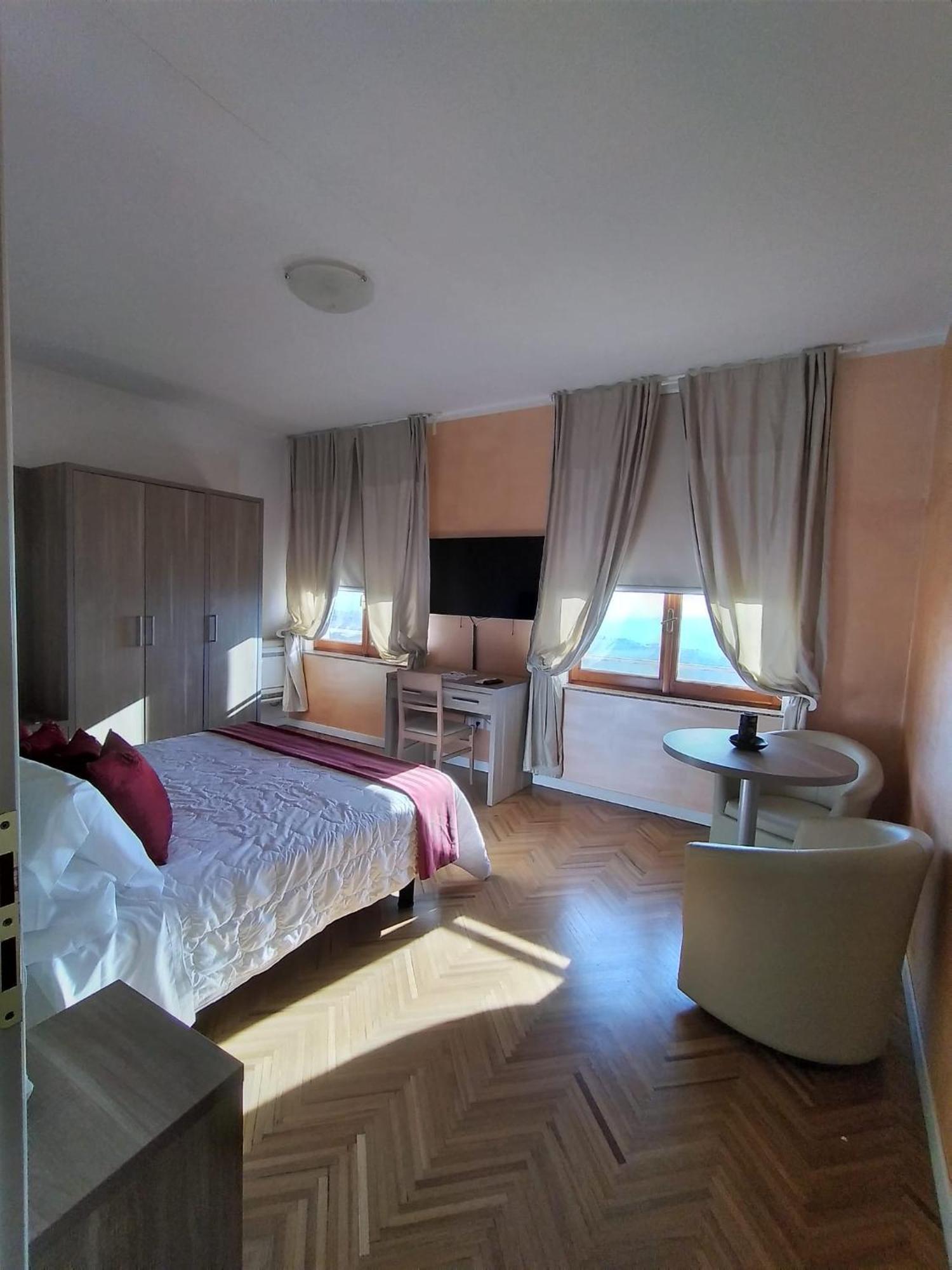 Hotel Astoria Fermo Eksteriør billede